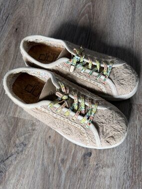 Hey Dude Karina Nut Crochet Sneakers w/ Floral Laces Women’s Size 5